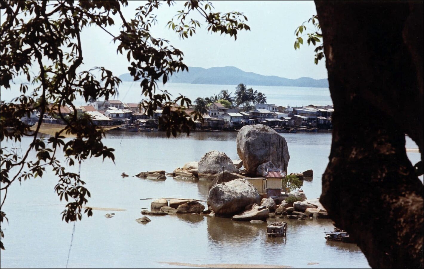 Xóm Bóng - Nha Trang 1970